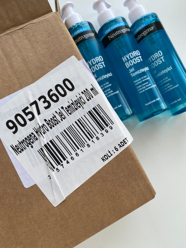 ژل شست و شوی صورت نوتروژینا مدل Hydro Boost مناسب انوع پوست حجم 200 میل