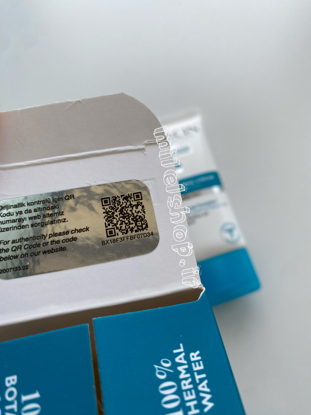 کرم مرطوب کننده صورت ضد جوش بیوکسین Bioxcin مناسب پوست های چرب و مختلط حجم 50 میل