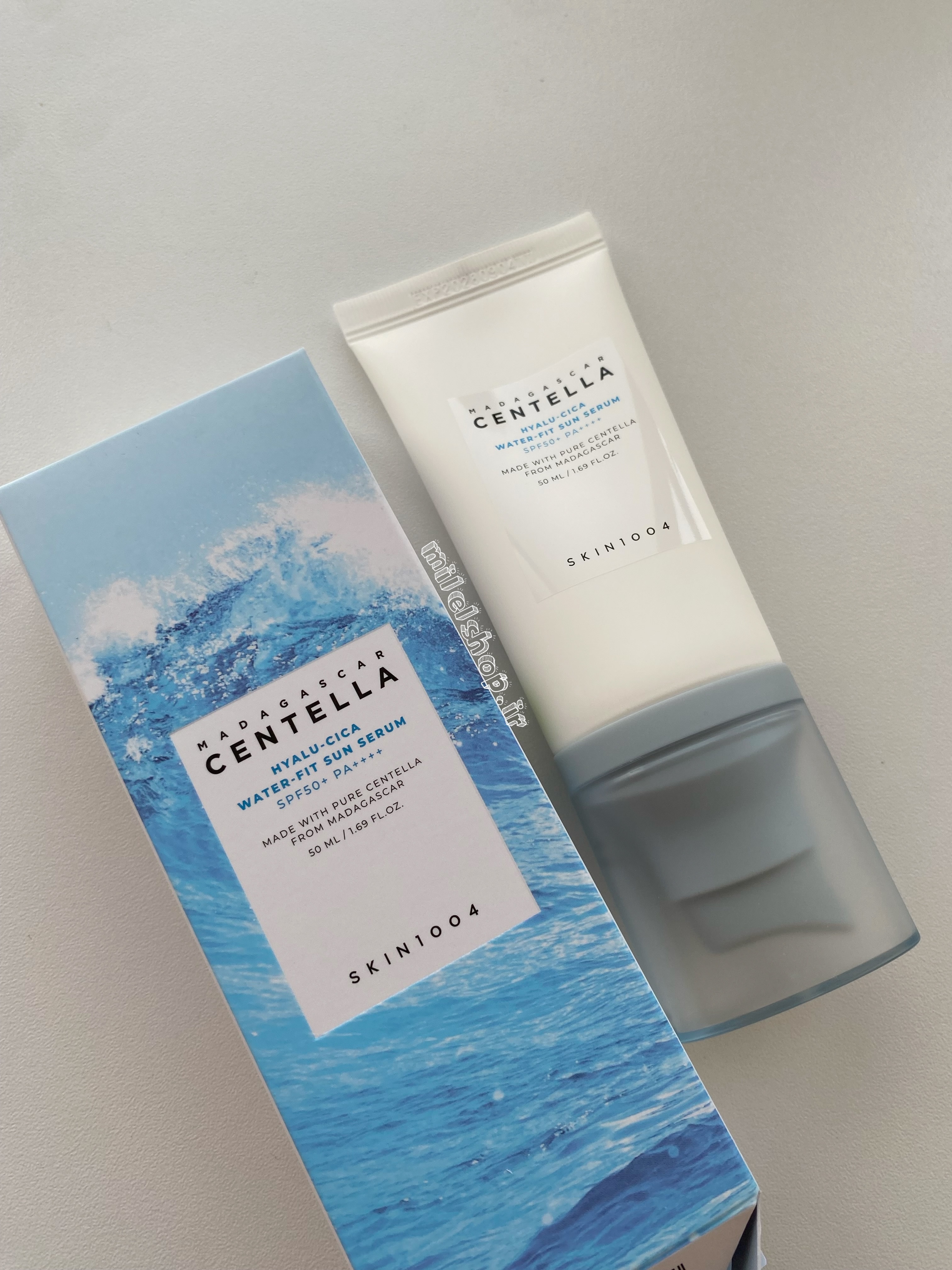 ضد آفتاب سنتلا هیالو سیکا SPF50+ مدل Water-Fit Sun Serum حجم 50 میل