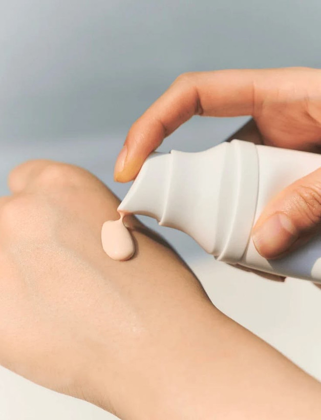 ضد آفتاب سنتلا اسکین 1004 مدل روشن کننده Tone-Brightening Tone-Up Sunscreen