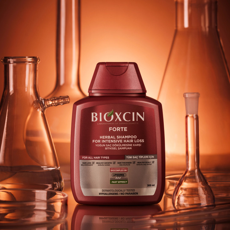 شامپو ضد ریزش مو بیوکسین فورت قرمز ۳۰۰ میلیلیتر | Bioxcin Forte