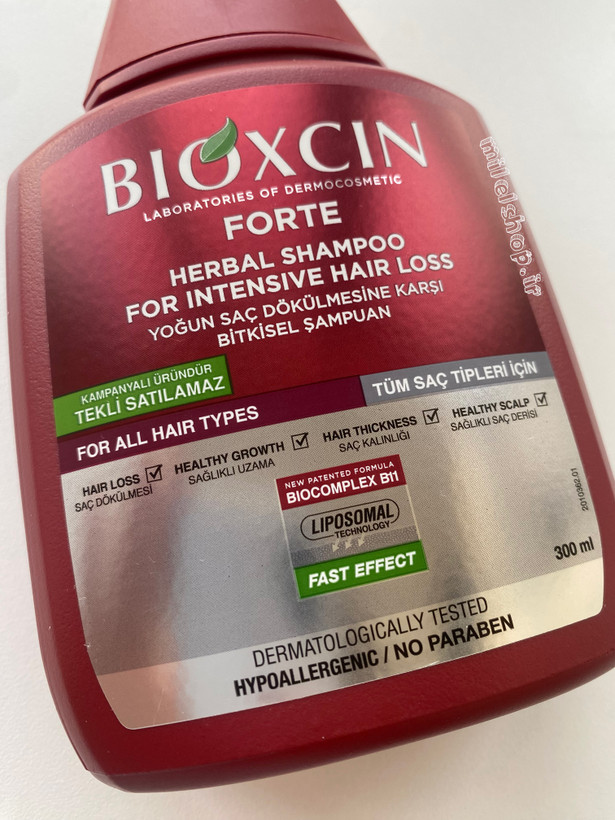 شامپو ضد ریزش مو بیوکسین فورت قرمز ۳۰۰ میلیلیتر | Bioxcin Forte
